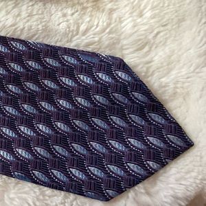 J.C Richards Men’s Dress Necktie. 100% Silk. Pre owned.